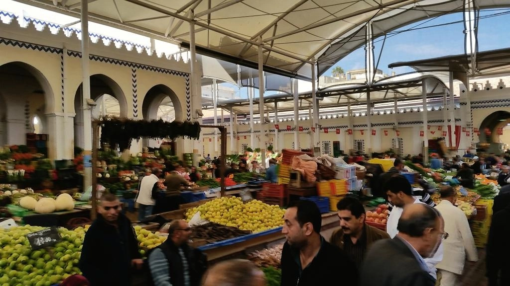 Un mercado en la ciudad de Túnez. Foto Twitter 
@SltCnmg
