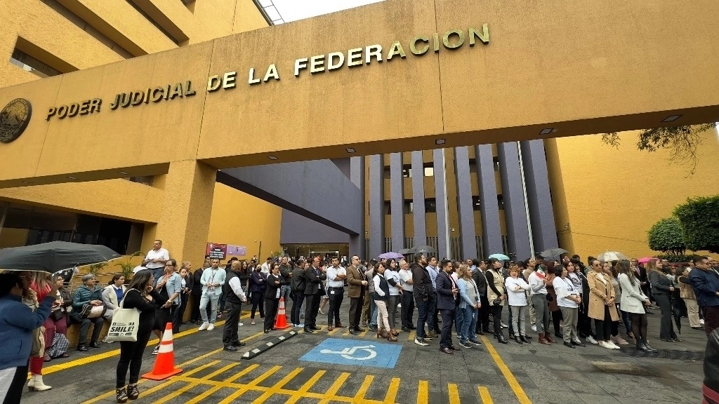 Protesta de trabajadores del PJF en contra de la reforma al Poder Judicial. Foto Jair Cabrera López / Archivo