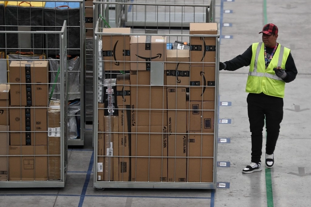 Estación de entrega de Amazon en la Ciudad de México, el 14 de septiembre de 2023. Foto Marco Peláez