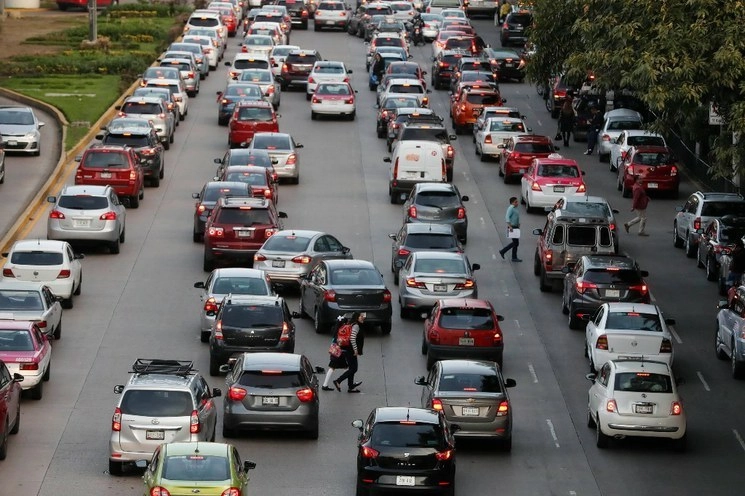 La la Asociación Mexicana de Distribuidores de Automotores (AMDA) reportó que el sector lleva en picada tres años. Foto  Carlos Ramos Mamahua/Archivo
