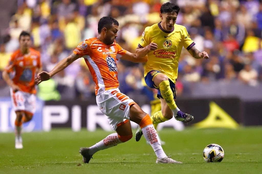 El americanista Alejandro Zendejas marcó el primer tanto, que encaminó la remontada de los de Coapa, cuyo resultado los afianzó en la zona de play-in. Foto @LigaBBVAMX