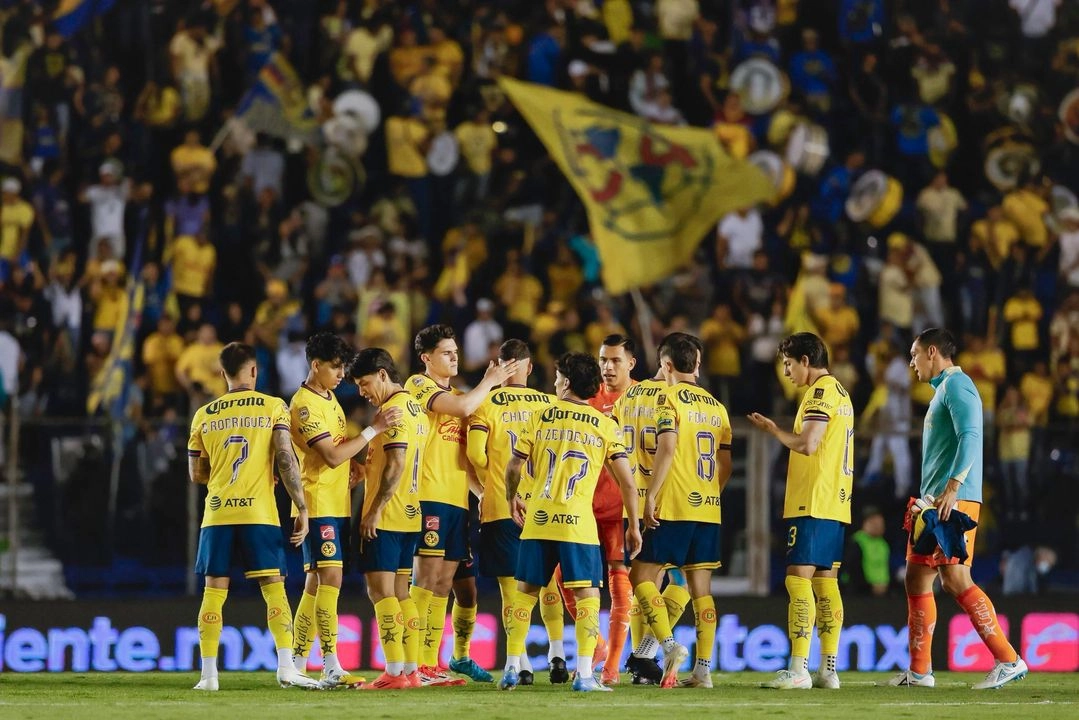 Jugadores del América al término del encuentro ante los Tigres, el pasado 29 de marzo de 2025. Foto tomada de la cuenta de X 