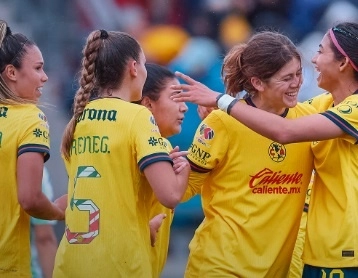 Fue la derrota número diez para Santos, que sigue hundido en el peldaño 17 de la tabla general con cuatro unidades. Foto @AmericaFemenil 