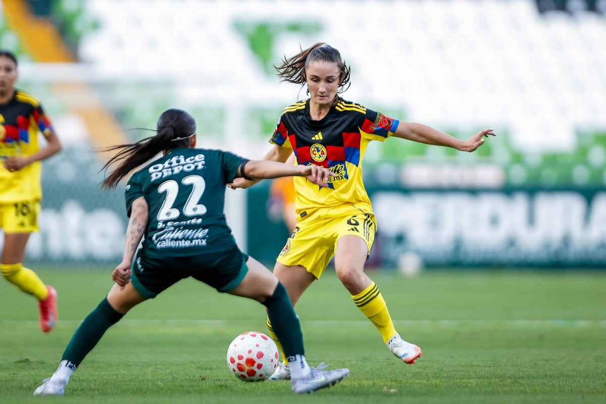 Con la ventaja en la bolsa, el técnico 'azulcrema' mandó a la cancha al minuto 60 a su flamante refuerzo, la española Bruna Vilamala, en sustitución de Nicolette Hernández.