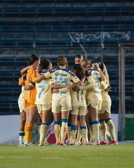 Jugadoras de América femenil durante el encuentro. Foto tomada de la cuenta de X @AmericaFemenil