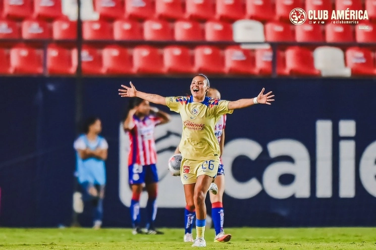 Jaquelín García alcanzó a descontar por San Luis en el tiempo añadido. Foto @AmericaFemenil