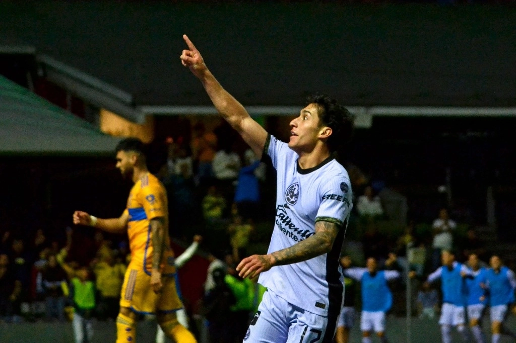 Alejandro Zendejas del América celebra su gol contra Tigres. Foto Afp