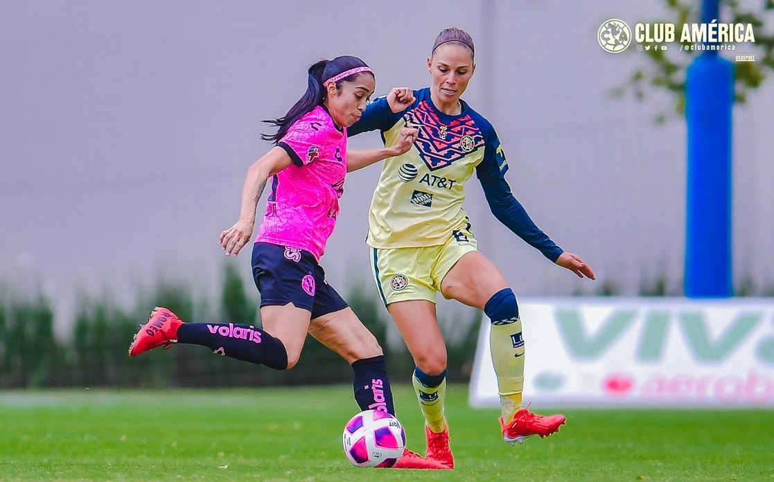 Aunque las americanistas dejaron escapar varias oportunidades en el primer tiempo, no se les fue el triunfo. Foto @AmericaFemenil