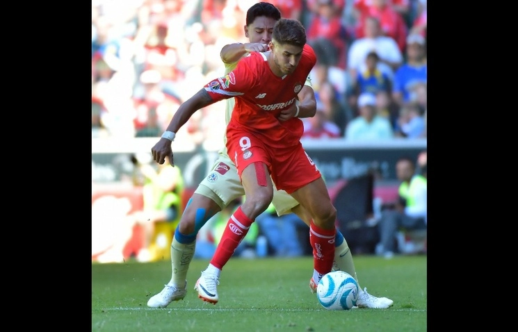 Diablos Rojos del Toluca y las Águilas del América dividieron puntos en el estadio Nemesio Díez. Foto Tomada de X @TolucaFC