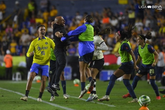 Jugadoras del América festejan al término del encuentro. Foto Liga Mx Femenil