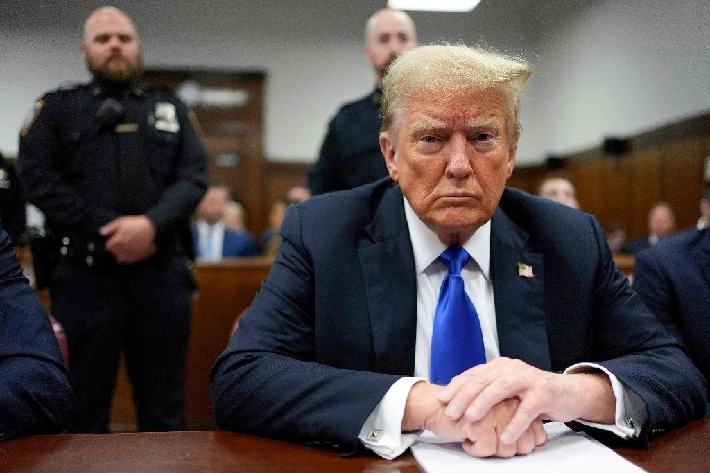 Donald Trump (en imagen de archivo) ganó la presidencia de Estados Unidos con los votos de poco más de un tercio del total del electorado; es decir, una minoría del padrón, por lo que es falso que el republicano haya obtenido un gran mandato popular. Foto Afp 
