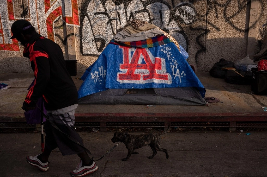 Unas 770 mil personas viven en Estados Unidos en condición de indigencia, de acuerdo con las cifras oficiales. La imagen fue captada en Los Ángeles. Foto Ap