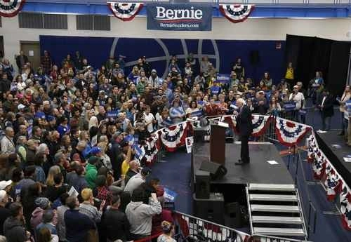 Bernie Sanders, aspirante socialista democrático a la candidatura presidencial demócrata, ayer en un acto de campaña en Nevada. Foto Ap