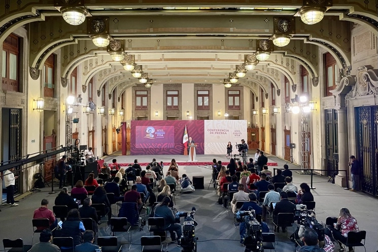 Reporteros de diferentes medios de comunicación atienden la conferencia matutina del presidente López Obrador, durante una conferencia desde Palacio Nacional. Foto Roberto García Ortiz / Archivo