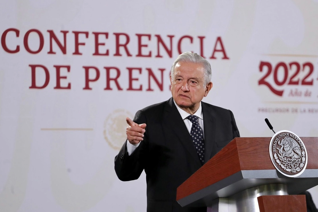 El presidente de México, Andrés Manuel López Obrador, durante su conferencia matutina en Palacio Nacional, en la Ciudad de México, el 8 de marzo de 2022. Foto Roberto García Ortiz
