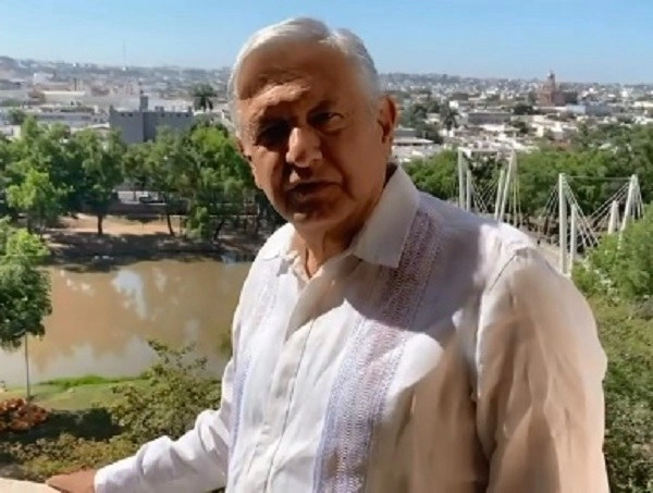 López Obrador, volvió a hacer un llamado, a través de un video, a quedarse en casa durante la Fase 2 declarada por la pandemia de coronavirus. Foto tomada del video difundido en Facebook