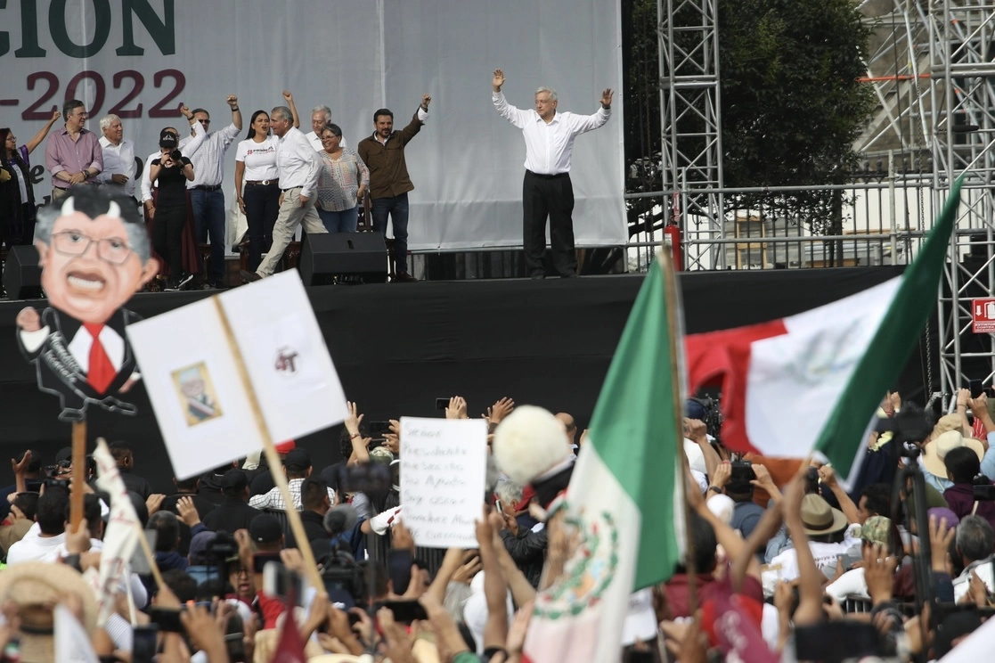 El presidente Andrés Manuel López Obrador da su discurso con motivo de su cuarto año de gobierno en el Zócalo de la Ciudad de México, el 27 de noviembre de 2022. Foto Yazmín Ortega