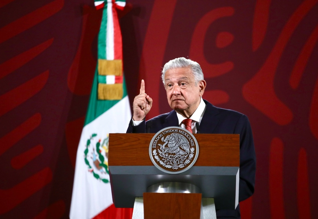 El presidente Andrés Manuel López Obrador durante conferencia matutina en Palacio Nacional. Foto Luis Castillo 