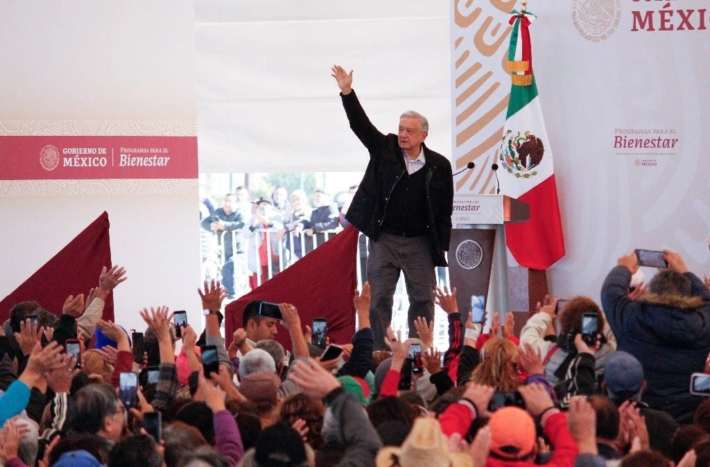 El presidente Andrés Manuel López Obrador reconoció ayer que un pendiente de su gobierno es que el sistema de salud pública funcione "como el pueblo lo merece". Foto René Ramón