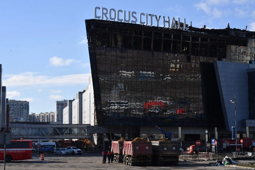 Sala de conciertos incendiada del Crocus City Hall en Krasnogorsk, en las afueras de Moscú, tras el ataque armado por el que murieron al menos 137 personas. Foto AFP