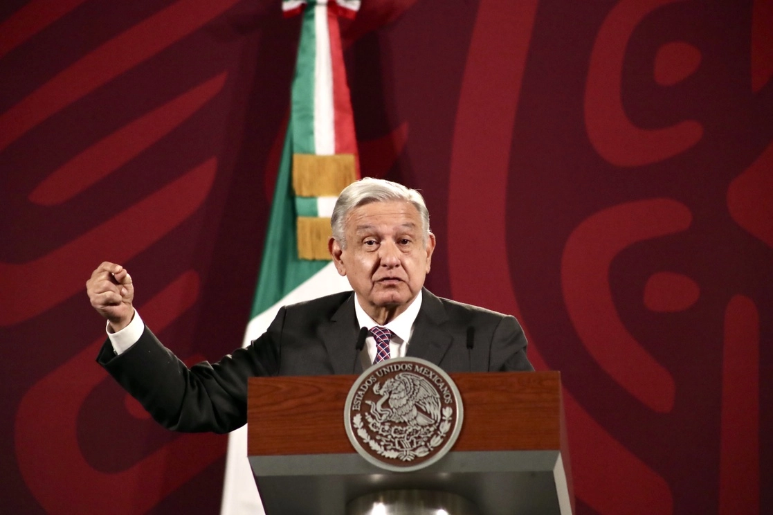 El presidente Andrés Manuel López Obrador durante su conferencia matutina en Palacio Nacional, en la Ciudad de México. Foto Luis Castillo / Archivo