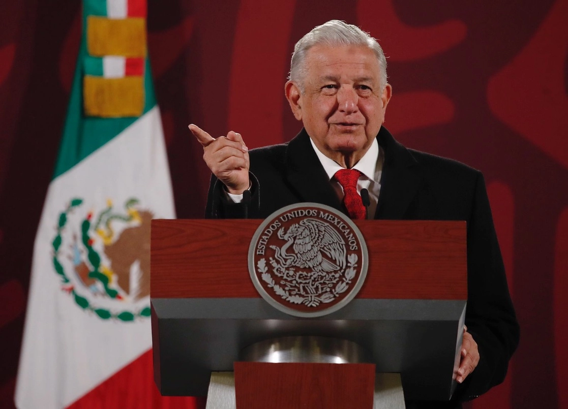 López Obrador, durante su conferencia de prensa en Palacio Nacional en el día feriado de ayer. Foto Cristina Rodríguez