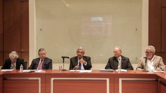 El presidente Andrés Manuel López Obrador encabezó la firma del convenio. Foto tomada de la cuenta de Twitter @lopezobrador_