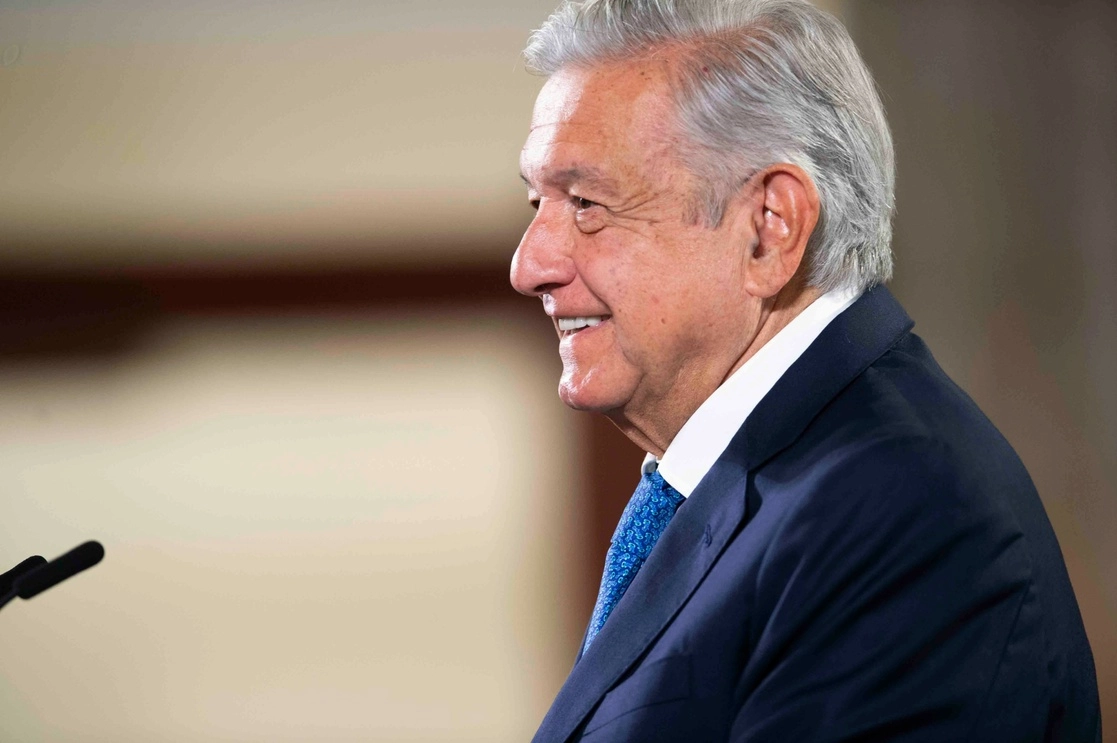 El presidente Andrés Manuel López Obrador plantea que la consulta contenga tres preguntas para conocer la opinión de la ciudadanía sobre la permanencia de las Fuerzas Armadas en las calles. Foto cortesía Presidencia