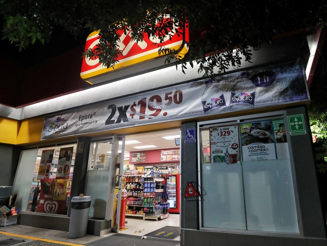 Una sucursal de Oxxo en la Ciudad de México. Foto Marco Peláez / Archivo 