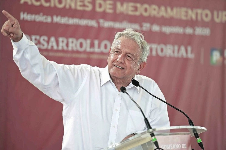 El presidente Andrés Manuel López Obrador encabeza los trabajos de mejoramiento urbano en Matamoros, Tamaulipas. Foto Presidencia 