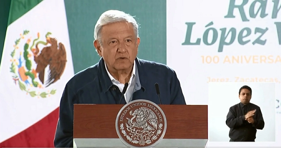 El Presidente durante el homenaje al poeta y servidor público. Foto Gobierno de México