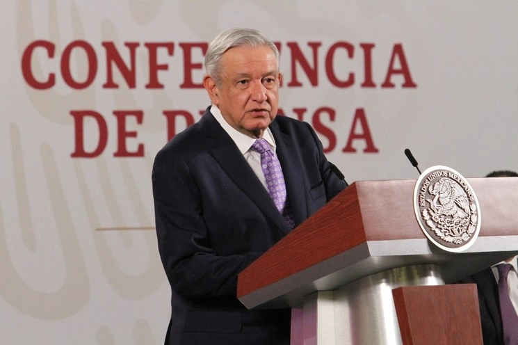 El presidente Andrés Manuel López Obrador, ayer durante la conferencia matutina en Palacio Nacional. Foto Notimex
