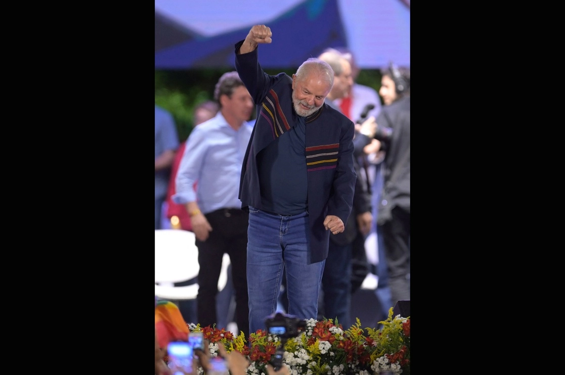 El ex presidente sudamericano en campaña ayer en Belo Horizonte. Foto Afp

