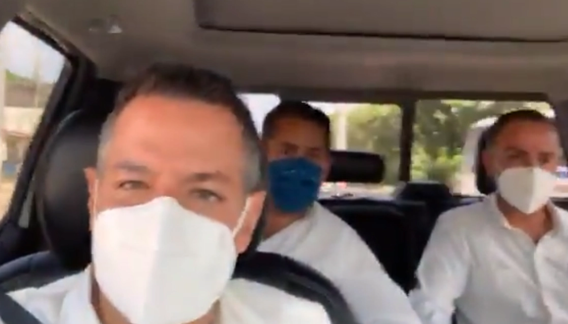 Alejandro Murat, gobernador de Oaxaca publicó en sus redes sociales parte de la  visita de AMLO. Foto @alejandromurat 