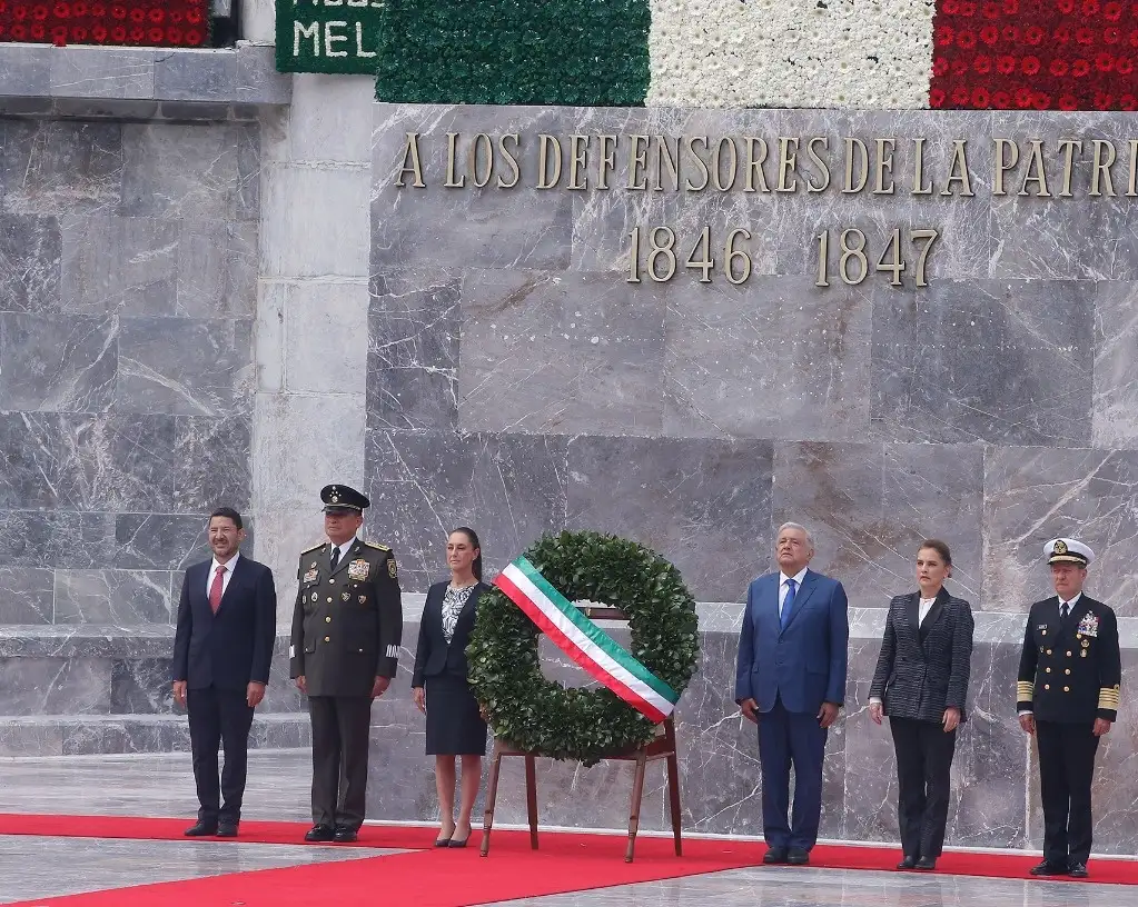 El presidente Andrés Manuel López Obrador y la presidente electa Claudia Sheinbaum encabezan la ceremonia por el 117 aniversario de la Gesta Heroica de los Niños Héroes de Chapultepec, en la Ciudad de México, el 13 de septiembre de 2024. Foto José Antonio López
