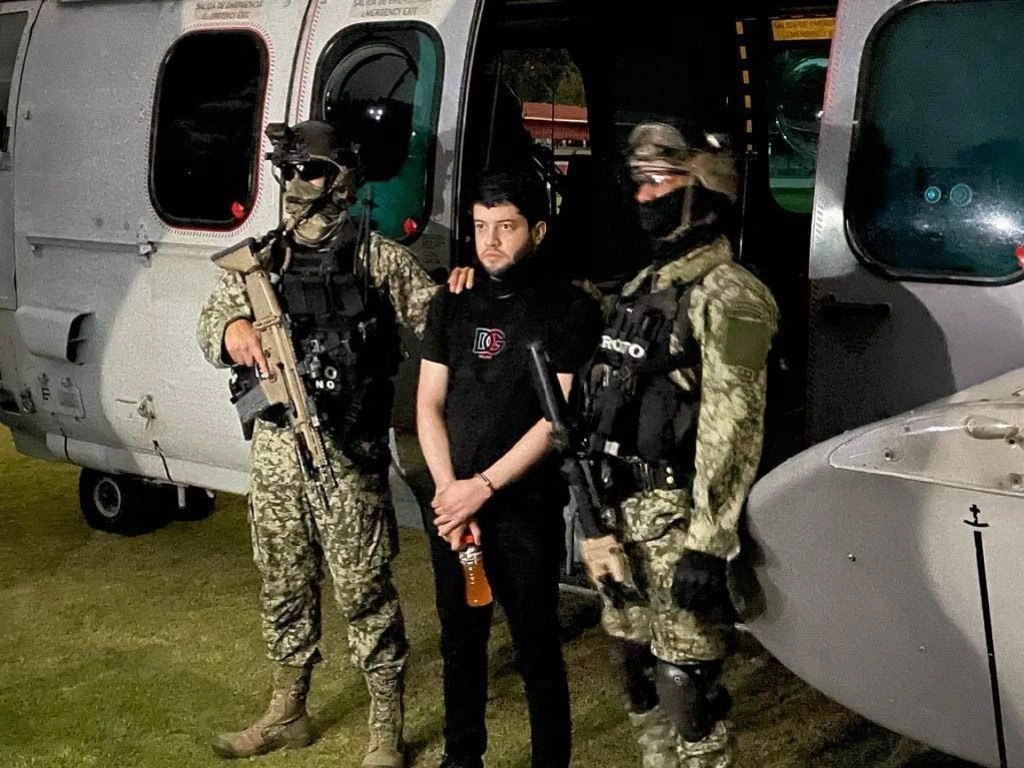 Durante el arresto de Néstor Isidro Pérez Salas, alias 'El Nini', el 23 de noviembre pasado. Foto Cuartoscuro 