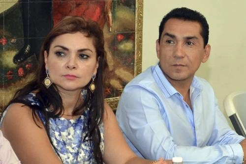 A pesar del amparo que se le concedió, la ex esposa de José Luis Abarca seguirá detenida. Foto Ap / Archivo