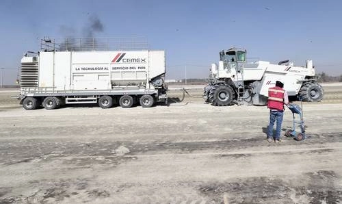 Cemex anunció que enmendó su principal contrato bancario para modificar los límites de las razones de apalancamiento financiero consolidado y de cobertura. Foto Luis Castillo