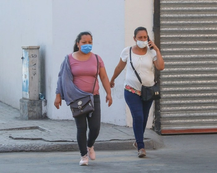 Mujeres en calles de Nuevo Laredo, Tamaulipas. Foto Carlos Figueroa