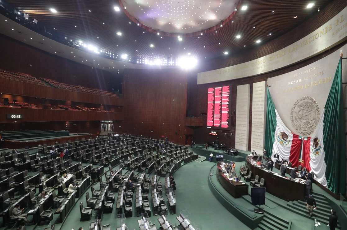 Durante la sesión ordinaria semipresencial de la Cámara de Diputados, el 22 de abril de 2021. Foto tomada del sitio https://comunicacionnoticias.diputados.gob.mx