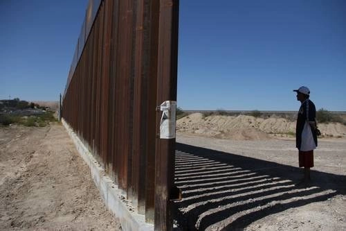 Barrera en la frontera entre Ciudad Juárez, Chihuahua, y Sunland Park, Nuevo México. Foto Afp / Archivo
