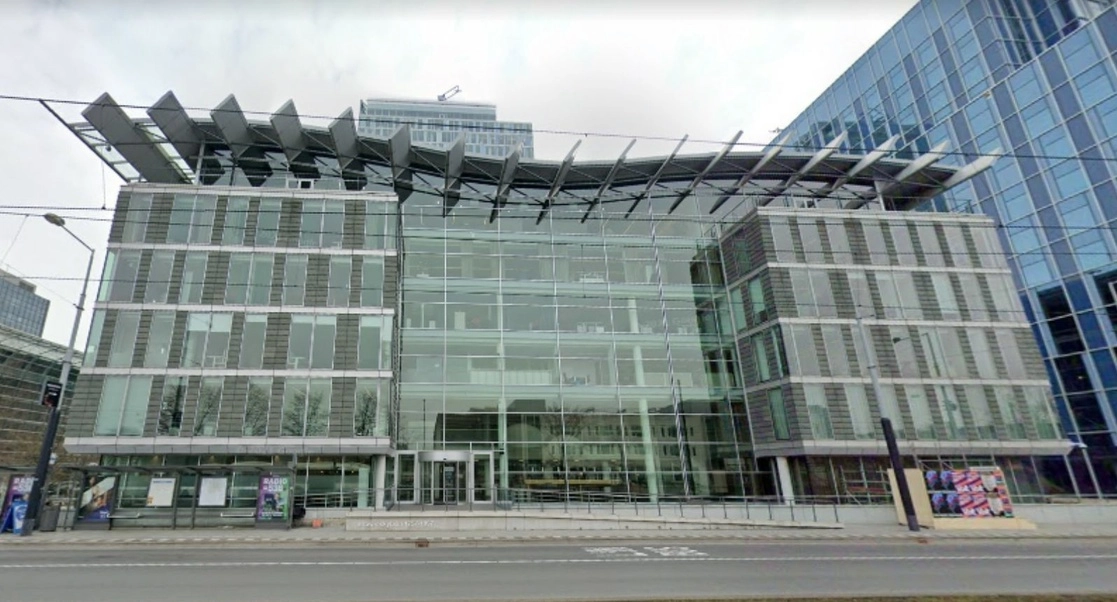 Un tribunal neerlandés aceptó el pedido de quiebra del Amsterdam Trade Bank, filial del gigante bancario ruso Alfa Bank, afectado por las sanciones impuestas a Rusia. Imagen tomada Google Street View