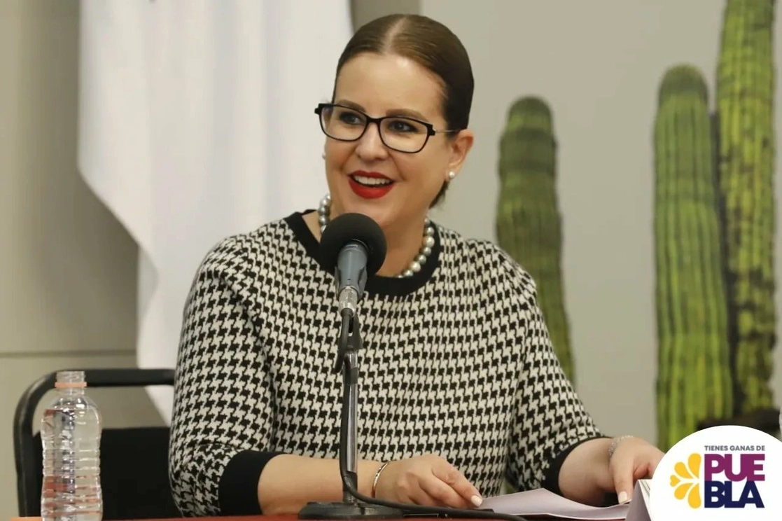 En febrero de 2021, el entonces gobernador de Puebla, Miguel Barbosa, designó a Ana Lucía Hill como titular de la secretaría de Gobierno del estado. Foto tomada de Twitter @ANALUCIAHILL.