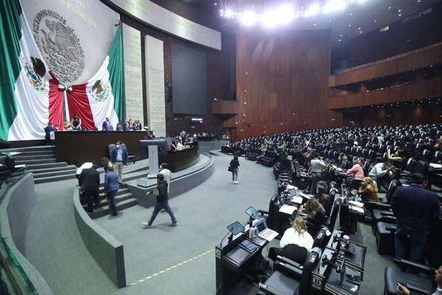 El próximo domingo la Cámara de Diputados de México discutirá la iniciativa de reforma eléctrica. Foto Luis Castillo/ archivo