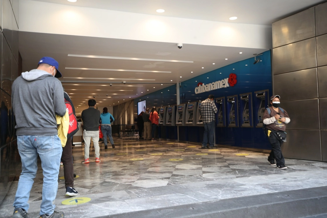 Analistas consultados por Citibanamex recortaron las expectativas de crecimiento económico para este año. Foto Yazmín Ortega
