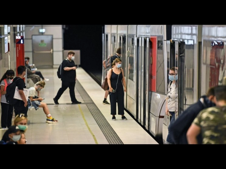 En el metro de Düsseldorf, en Alemania. Foto Ap