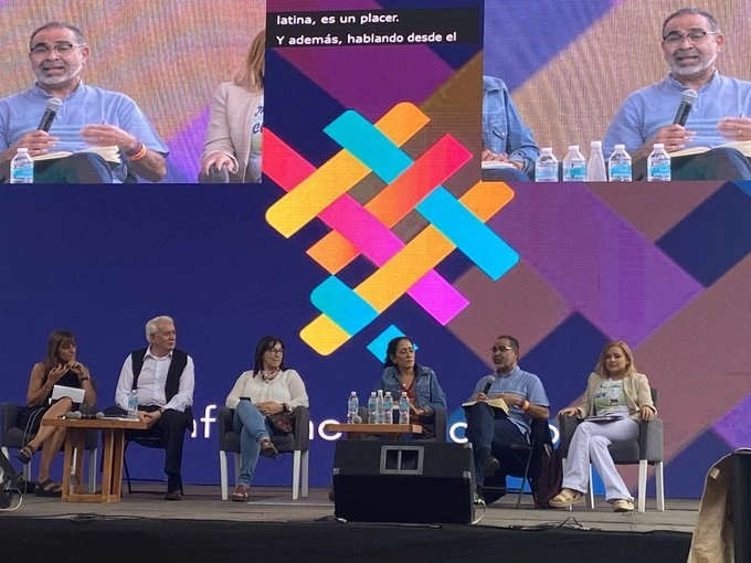 Asistentes al foro "Los desafíos de los movimientos sindicales en América Latina y el Caribe". Foto tomada de la cuenta de Twitter @_CLACSO