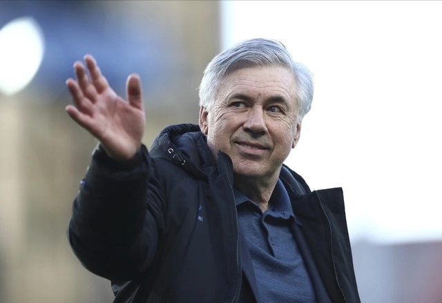 El técnico Carlo Ancelotti tras un partido de la Premier League. Foto Pool vía Ap / Archivo