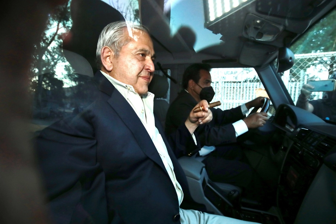 Salida del reclusorio Norte de Alonso Ancira, el 19 de abril de 2021. Foto  Luis Castillo / Archivo