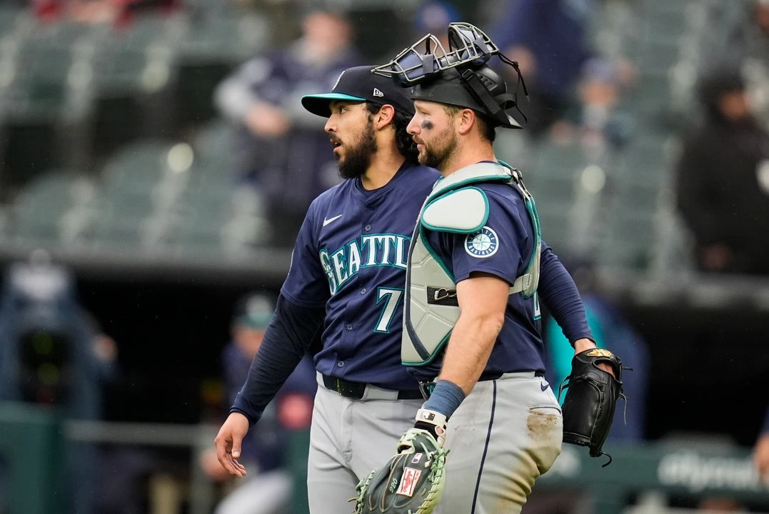 Andrés Muñóz (7) le dio el triunfo a los Marineros de Seattle 6-5 ante los Medias Blancas de Chicago y registró su salvamento 16 de la temporada, líder de la liga, con una efectividad perfecta. Foto
